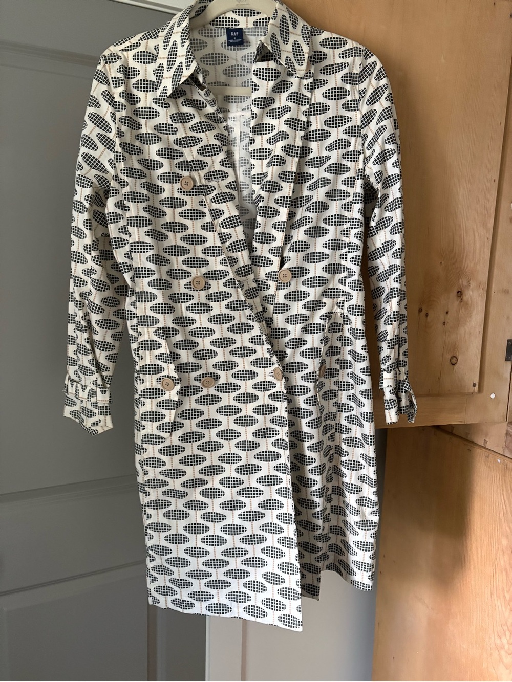 GAP Cream Trench Coat with Black Geometric Print